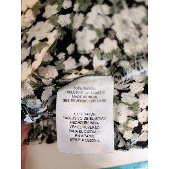 PATRONS OF PEACE Green Black and White Floral Spaghetti Strap Crop Top - Large - Picture 4 of 6